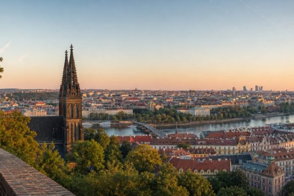 Verborgen parels in Praag: minder bekende plekken voor de echte ontdekker