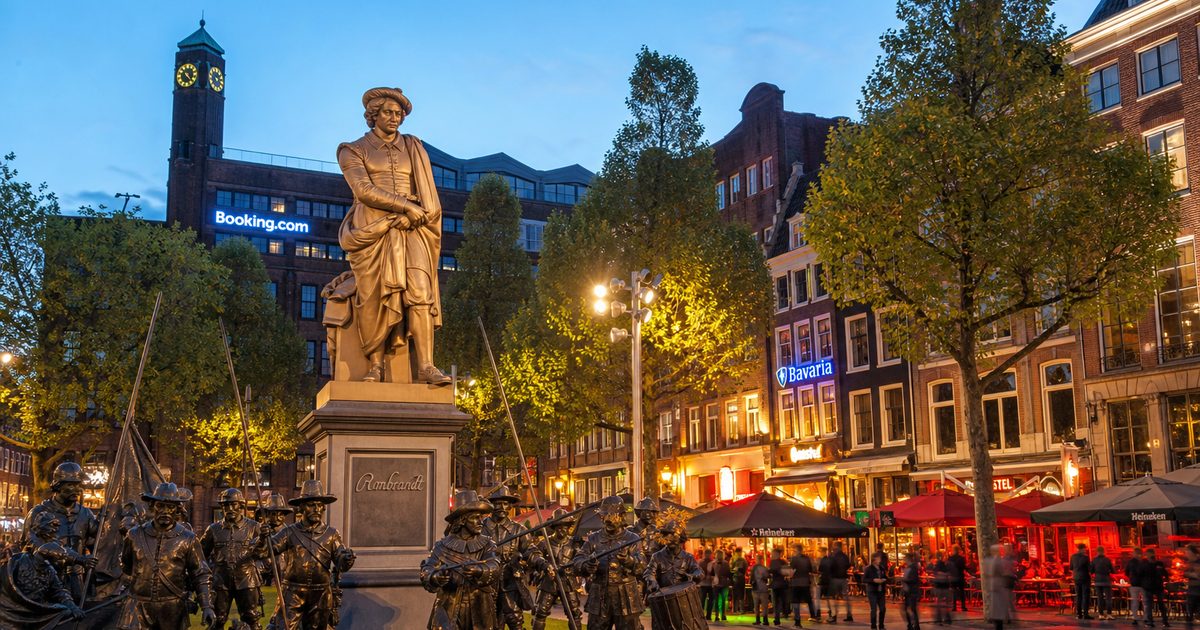 Wat is er te doen op Rembrandtplein Amsterdam? Tips voor uitgaan, eten en omgeving