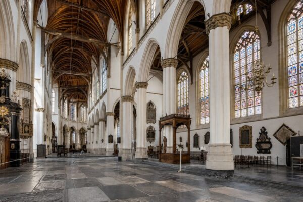 Oude Kerk Amsterdam bezoeken: geschiedenis, highlights en wat je ter plekke kunt verwachten