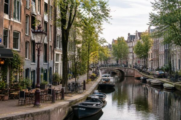 Sushi Amsterdam: 12 adressen waar je goed sushi kunt eten